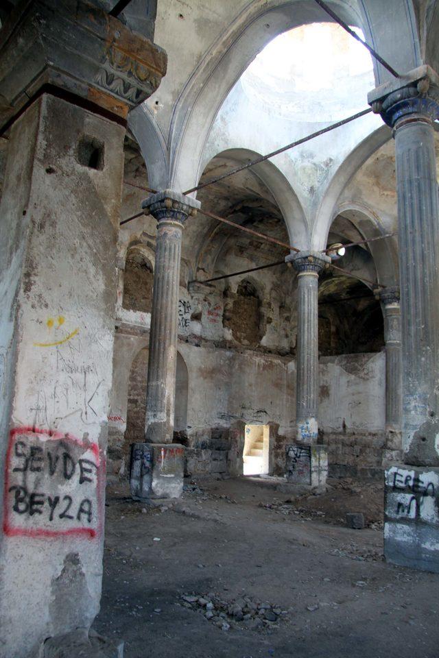 Tarihi kilise, bakımsızlığa terk edildi