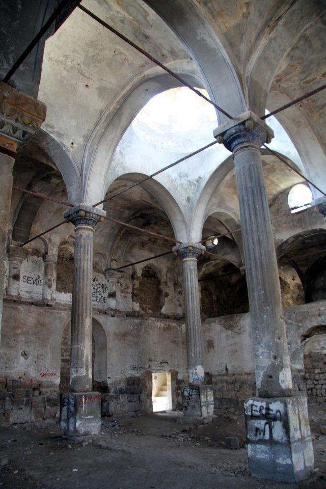 Tarihi kilise, bakımsızlığa terk edildi