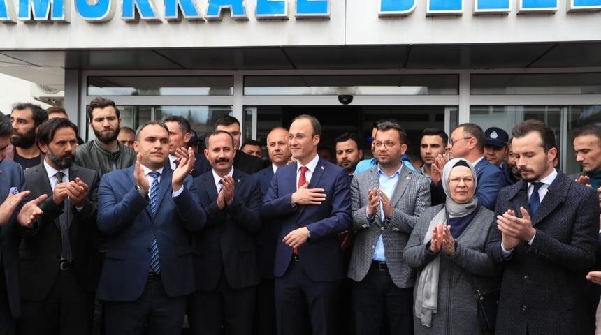 Başkan &Ouml;rki, mazbatasını aldı