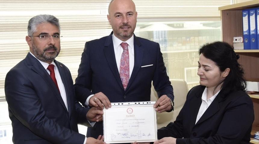 Başkan Hasan Togar mazbatasını aldı