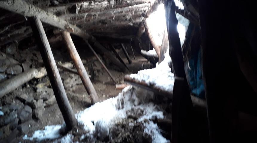 Bing&ouml;l&rsquo;de kar, ahırı &ccedil;&ouml;kertti