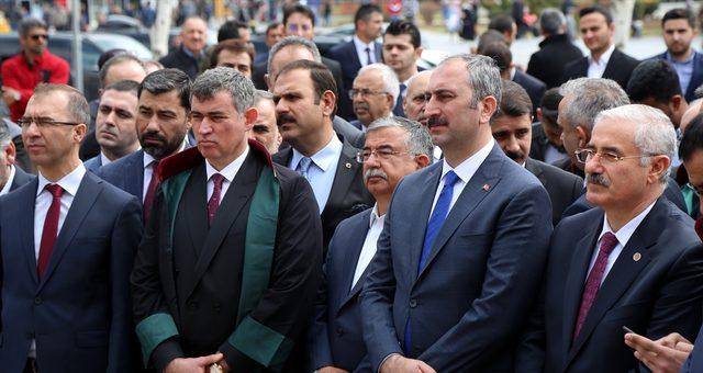 Adalet Bakanı Gül Sivas'ta