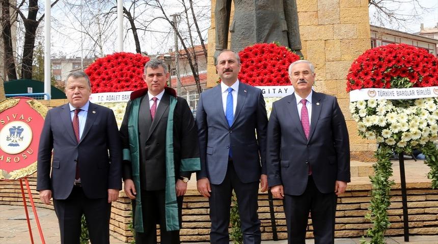 "Avukatlar adaletin bekçisi ve emekçisidir"