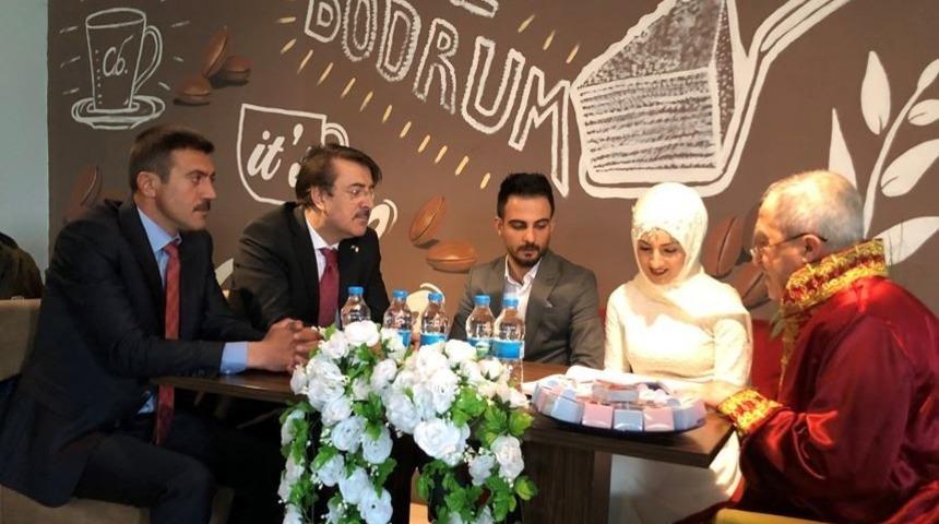 Aydemir: &lsquo;Hınıs y&uuml;ksek irfanını ortaya koydu&rsquo;