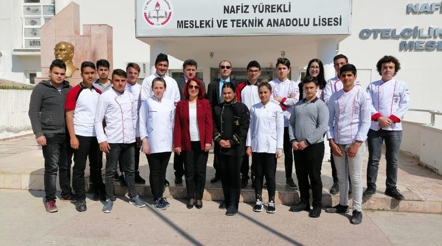 Lise &ouml;ğrencileri  stajlarını Portekiz ve Yunanistan&rsquo;da yapacak