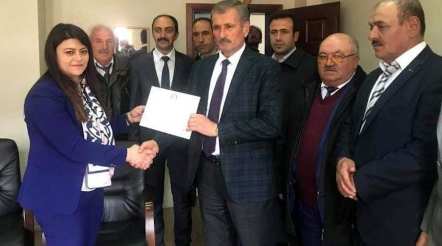 Şentürk ve Birgül mazbatalarını aldı