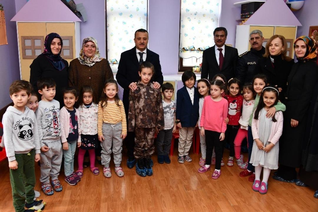 G&uuml;m&uuml;şhane&rsquo;de şehit komiser yardımcısının adı anaokuluna verildi