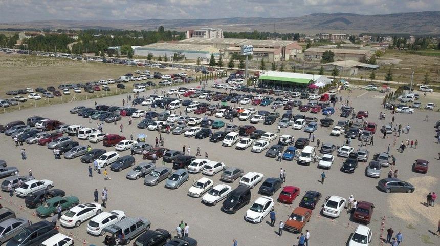 A&ccedil;ık oto pazarına yoğun ilgi