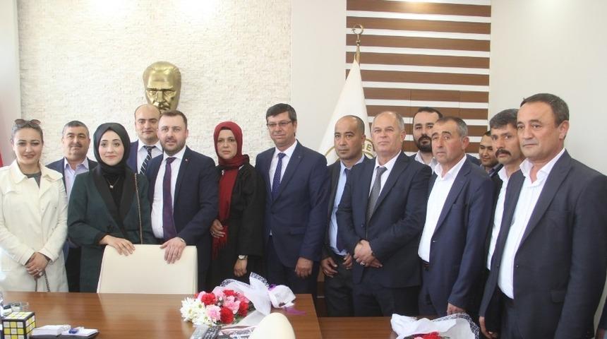 Ezine Belediye Başkanı G&uuml;ray Y&uuml;ksel g&ouml;reve başladı