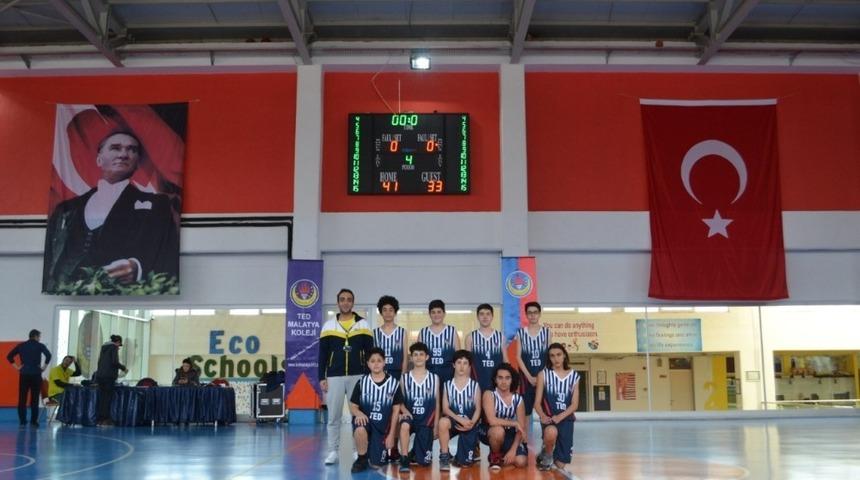 TED Koleji basketbol turnuvasında finale y&uuml;kseldi