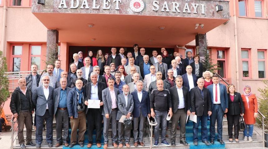 MHP&rsquo;li meclis &uuml;yeleri mazbatalarını aldı