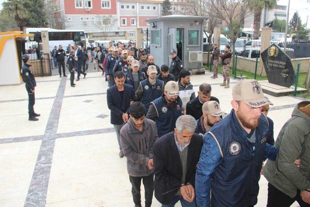 Terör operasyonunda gözaltına alınan 23 kişi serbest kaldı