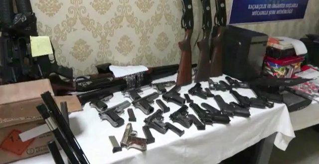 Sakarya'da silah tacirlerine operasyon: 8 gözaltı