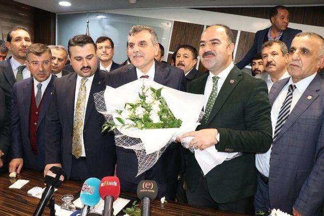 Beyazg&uuml;l mazbatasını aldı 2