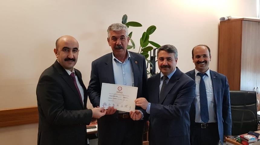 İl genel meclis &uuml;yeleri mazbatalarını aldı