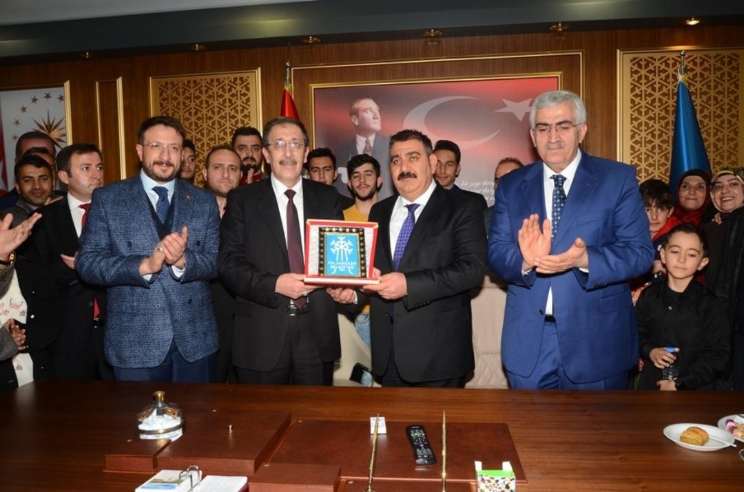 Paland&ouml;ken&rsquo;de Başkan Muhammet Sunar, Bulutlar&rsquo;dan g&ouml;revi devraldı