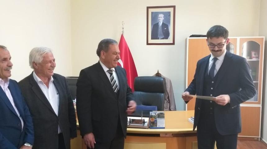 Gündoğmuş Belediye Başkanı Özeren mazbatasını aldı