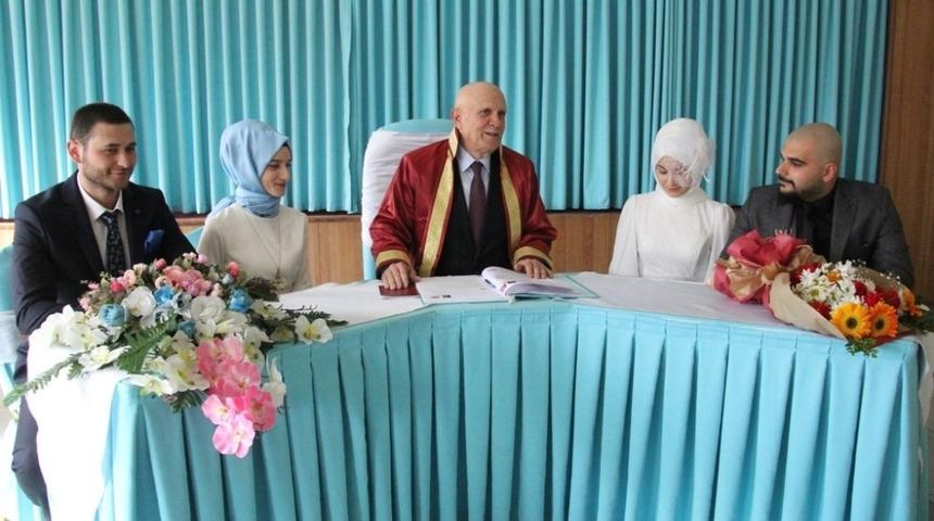 Bayburt Belediye Başkanı Pekmezci ilk nikahını kıydı