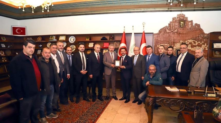 Nevşehir Belediyespor yönetimi, Başkan Arı’yı ziyaret etti