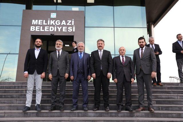 Başkan Dr. Mustafa Palancıoğlu’na Taner Yıldız, Mustafa Elitaş, İsmail Tamer ve Memduh Büyükkılıç ’Hayırlı olsun’ ziyaretinde bulundu