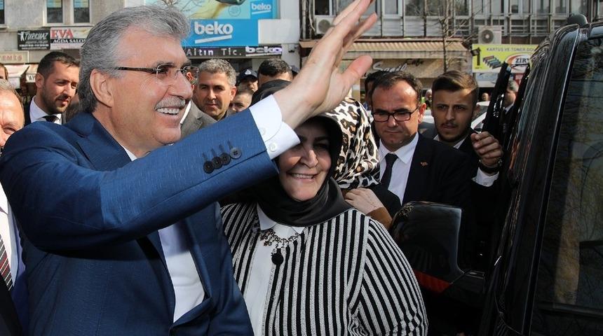 To&ccedil;oğlu, yerini Ekrem Y&uuml;ceye devretti