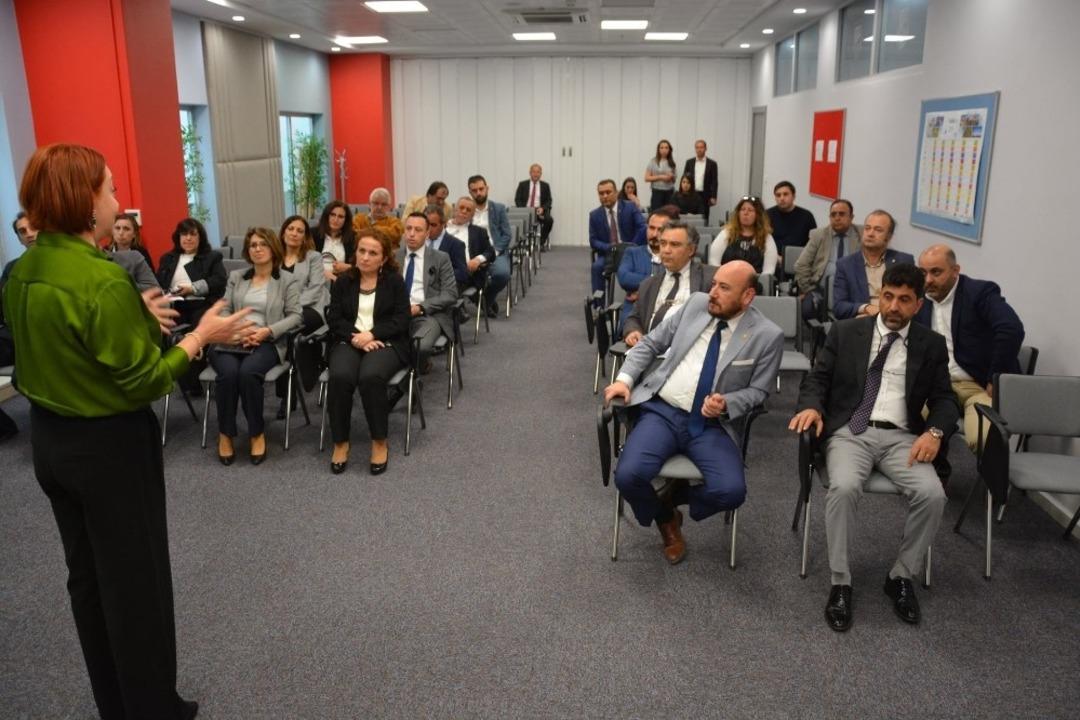 AYTO&rsquo;da Vakıf &Uuml;niversitesi g&ouml;r&uuml;ş&uuml;ld&uuml;