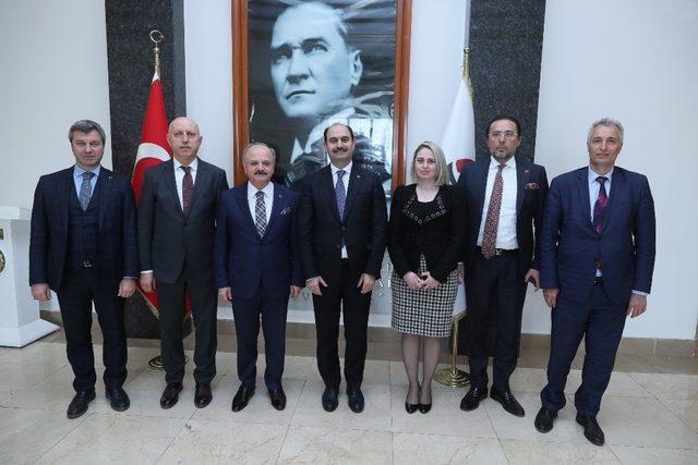 Vali &Ccedil;akacak, PTT Genel M&uuml;d&uuml;r&uuml; Bozgeyik&rsquo;i kabul etti 1