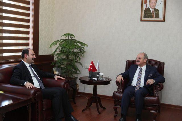 Vali &Ccedil;akacak, PTT Genel M&uuml;d&uuml;r&uuml; Bozgeyik&rsquo;i kabul etti 2