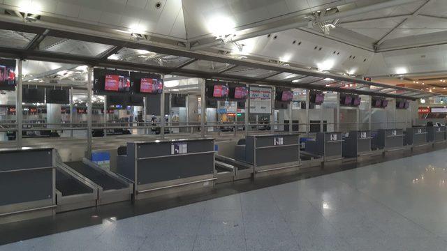 Atat&uuml;rk Havalimanı nda son anonslar... Son yolcular... Son u&ccedil;uşlar 4