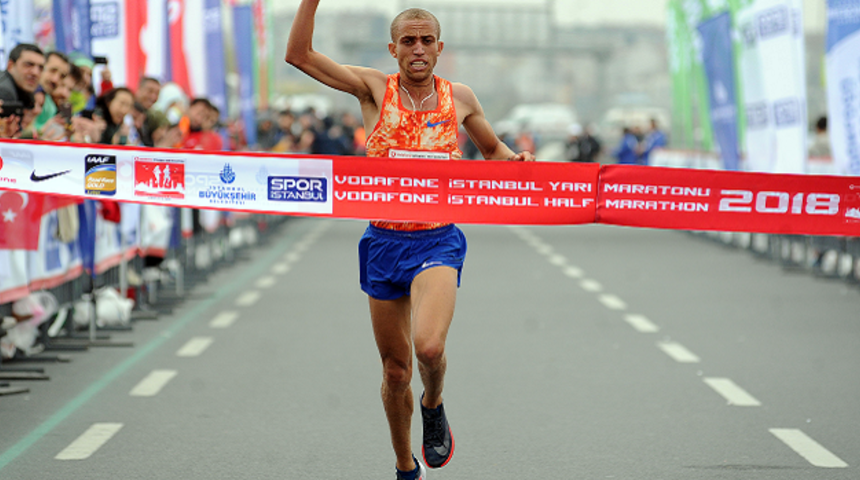 Vodafone 14. İstanbul Maratonu'nda yollar sporseverler i&ccedil;in a&ccedil;ılacak!