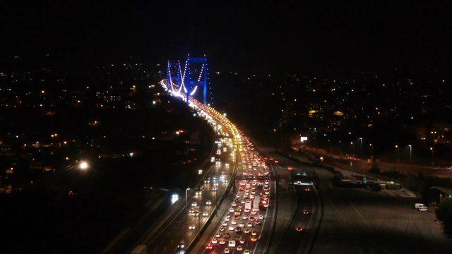 3'üncü köprünün kapanmasıyla otobüs ve TIR'lar FSM'den geçiyor