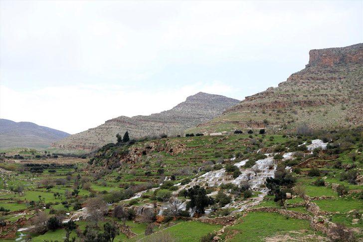 Dağlar arasında gizlenmiş şelaleler keşfedilmeyi bekliyor  G4