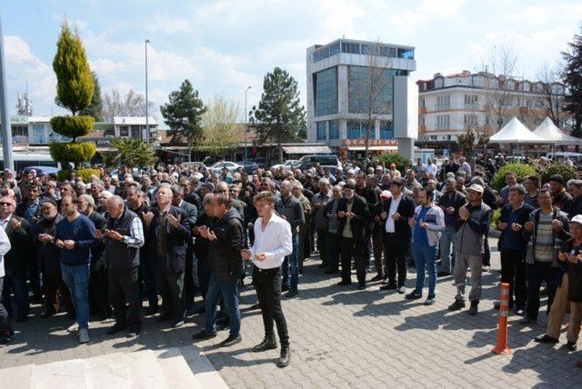 Başkan Akçadurak dualarla görevine başladı