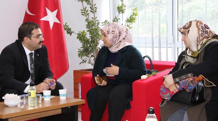 Canpolat halk gününde vatandaşları dinledi