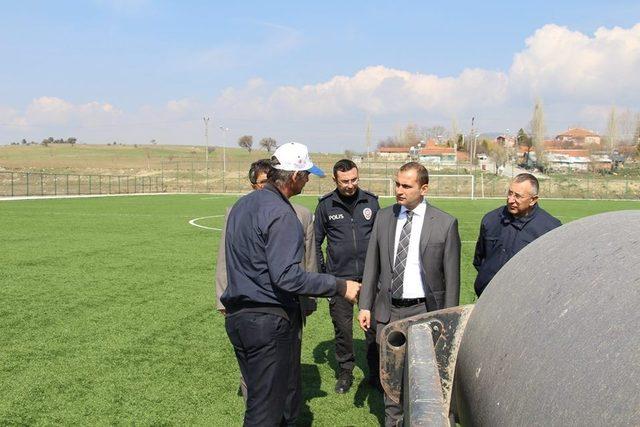 Dumlupınar ilçe stadı geniş kapsamlı bakıma alındı