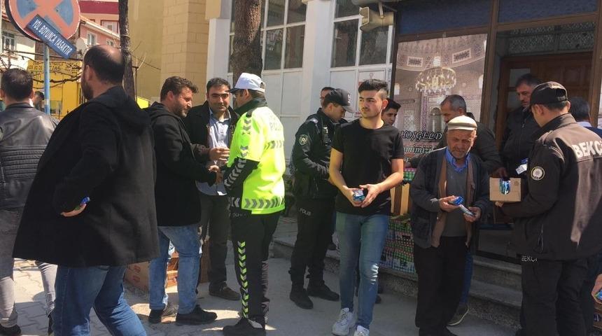 Emet İl&ccedil;e Emniyet M&uuml;d&uuml;rl&uuml;ğ&uuml; tarafından şehitler i&ccedil;in mevlit okutuldu