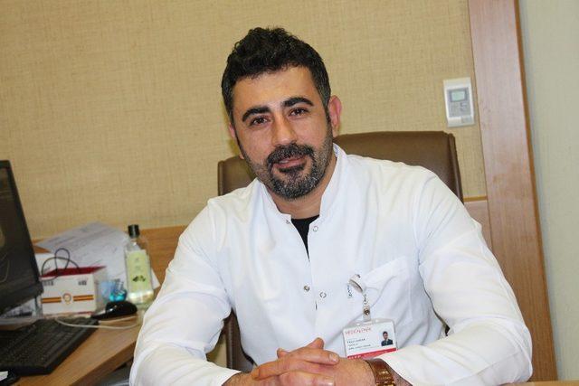 Şarkıcı H&uuml;z&uuml;n, kilolarından kurtulmak i&ccedil;in operasyon ge&ccedil;irdi 2