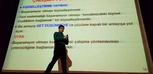 Bonus Hoca’ya Kırkağaç’ta yoğun ilgi