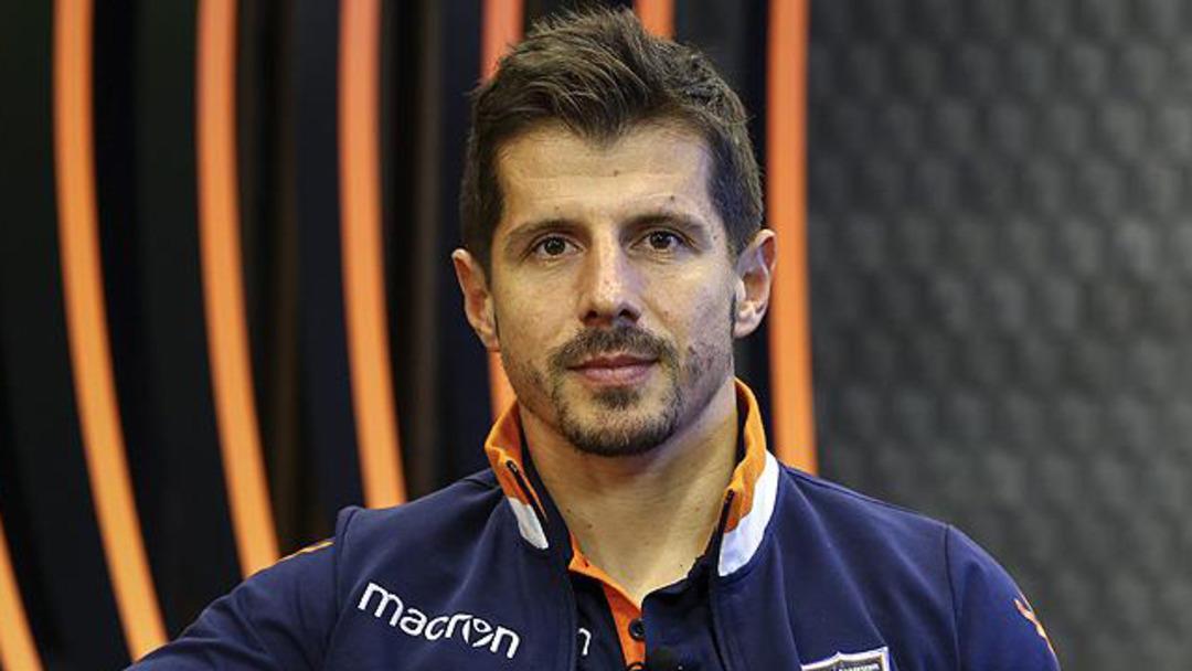 Medipol Başakşehir'de Emre Bel&ouml;zoğlu sahalara geri d&ouml;n&uuml;yor