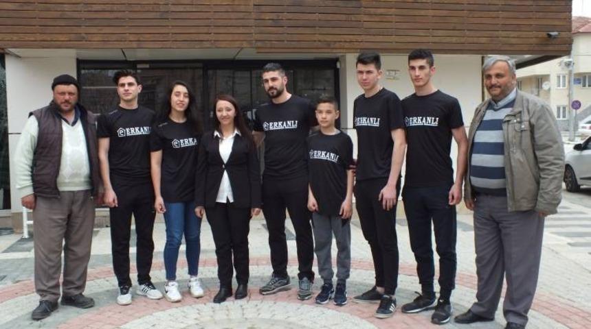 Başkan Tekin Kickboks Takımı&rsquo;nı Antalya&rsquo;ya uğurladı