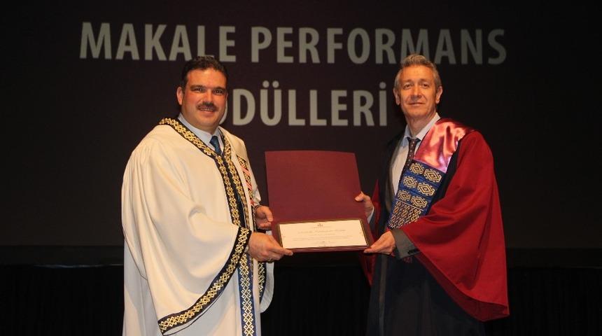 Anadolu &Uuml;niversitesi &ldquo;Makale Performans &Ouml;d&uuml;lleri&rdquo; sahiplerini buldu