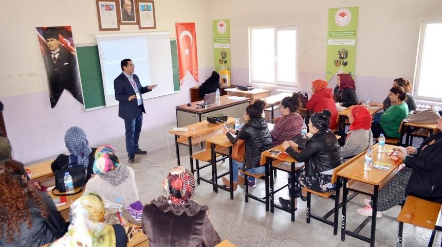 Kadınlara Y&ouml;nelik Uygulamalı Girişimcilik Eğitimi