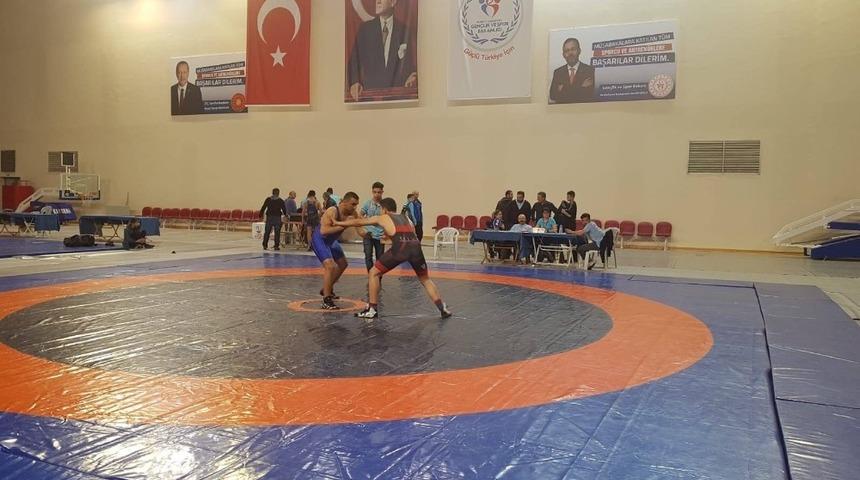 G&uuml;reş&ccedil;iler T&uuml;rkiye Şampiyonası i&ccedil;in mindere &ccedil;ıktı