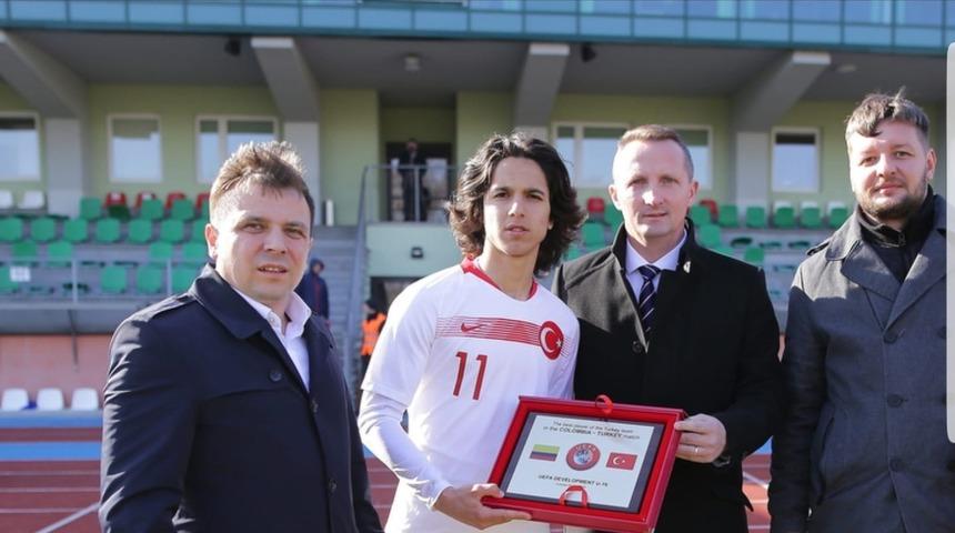 Kayserisporlu futbolcu Emre Demir en iyi oyuncu seçildi