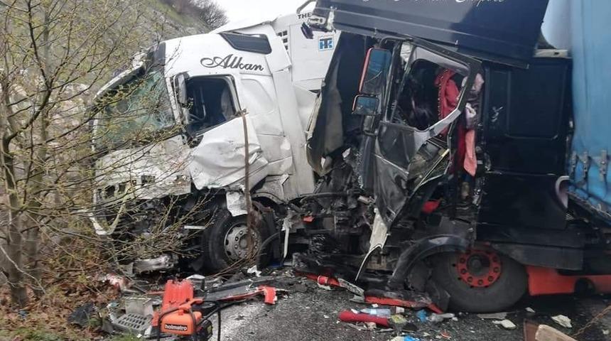 Bitlis&rsquo;te zincirleme trafik kazası: 2 yaralı