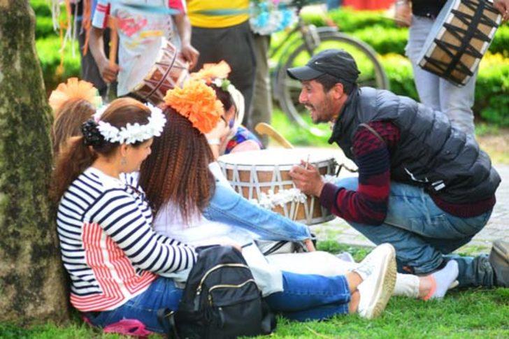 Karnavalda turistlerin 'davulcu' rahatsızlığı  G1