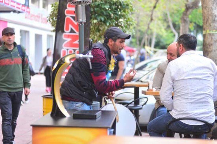 Karnavalda turistlerin 'davulcu' rahatsızlığı  G2