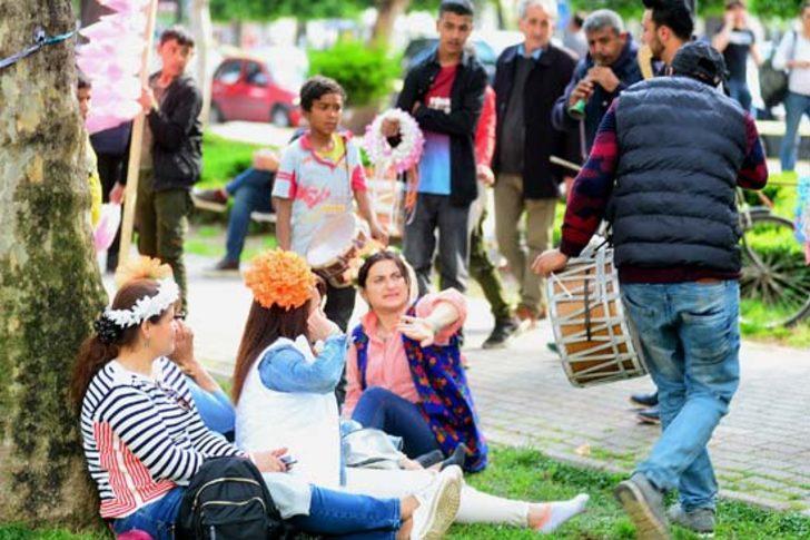 Karnavalda turistlerin 'davulcu' rahatsızlığı  G3