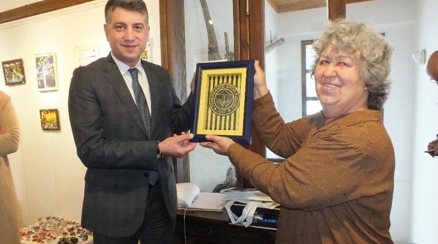 Emekli gazeteciden &rsquo;El Emeği&rsquo; sergisi