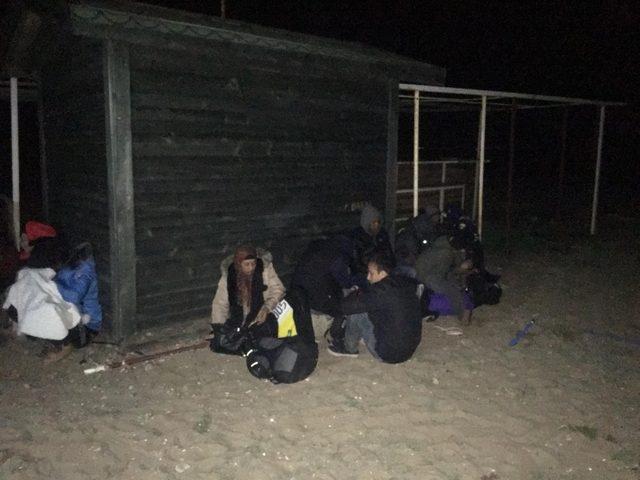 Ayvalık’ta 17 mülteci yakalandı